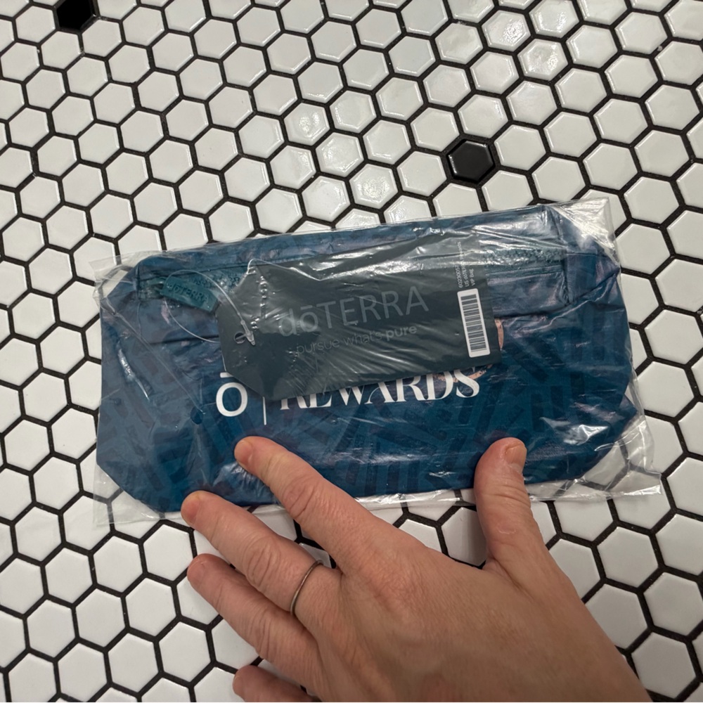 New doTERRA Navy Organizer Pouch promo gift